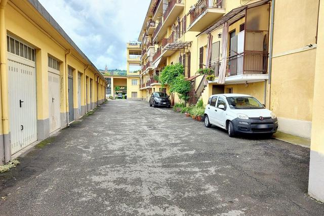 Magazzini in vendita