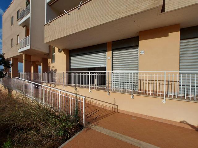 #24330 Negozio al grezzo con corte esclusiva e cantina  (sub 1) in vendita - foto 11