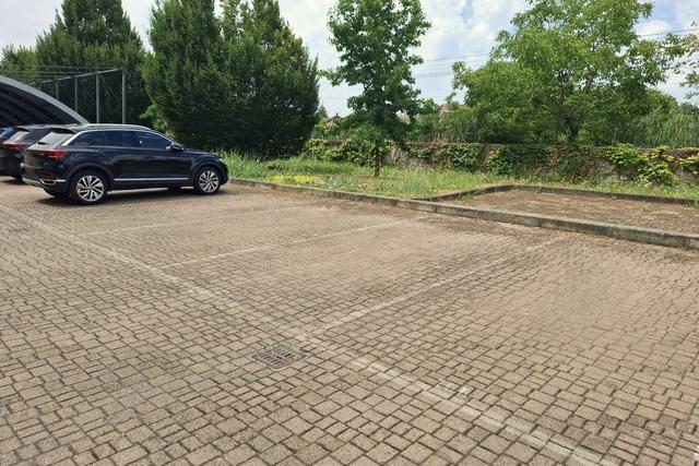Posti auto in vendita