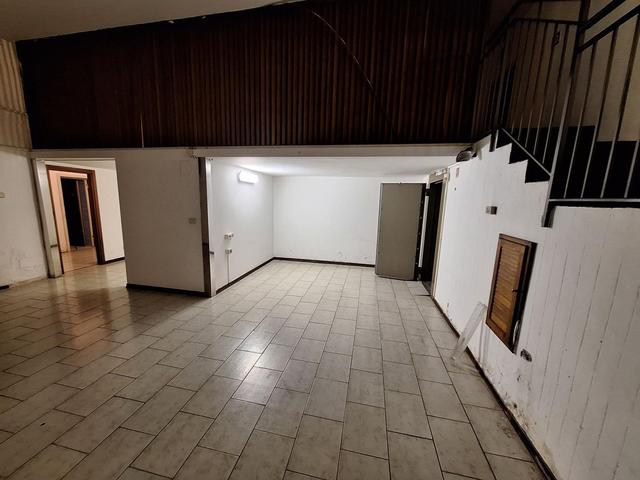 #20026 Negozio uso ufficio con pertinenze in vendita - foto 15