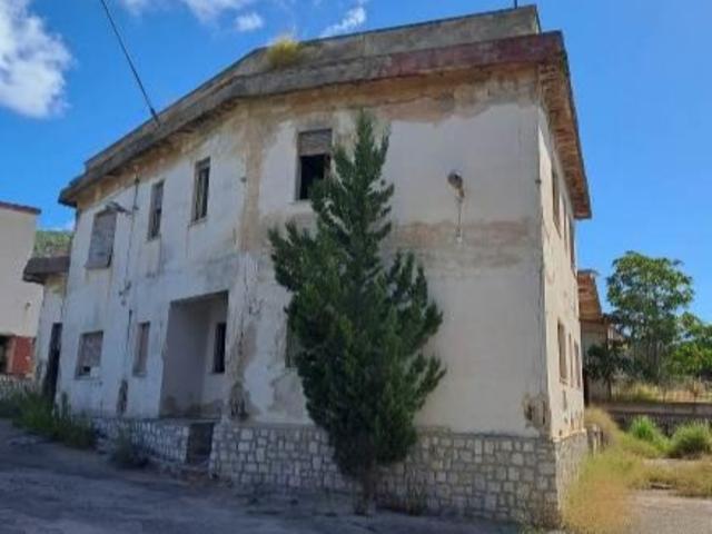 Stabilimenti produttivi in vendita