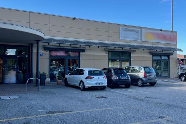 #24717 Locale commerciale al piano terra in vendita - foto 1