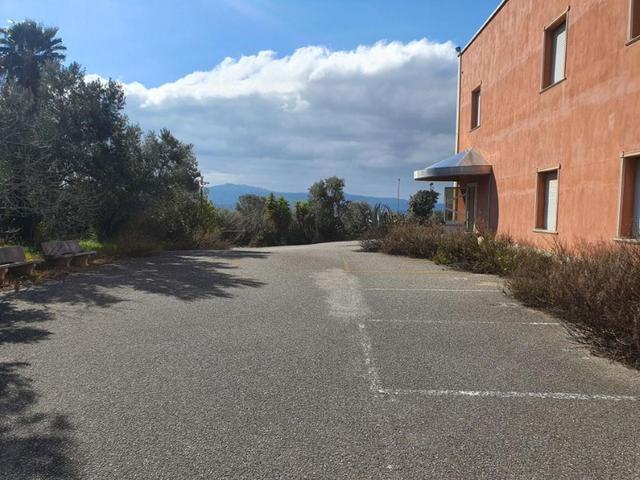 #25699 Capannone di due piani con corte in vendita - foto 22