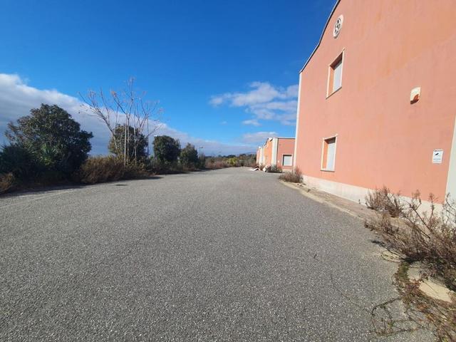 #25699 Capannone di due piani con corte in vendita - foto 21