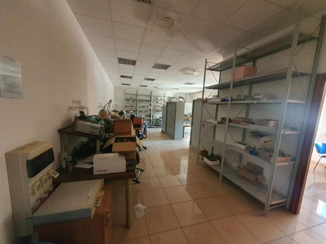 #25699 Capannone di due piani con corte in vendita - foto 15