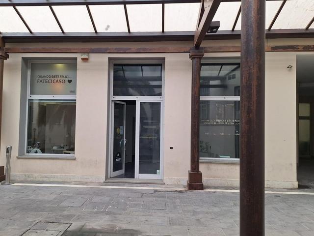 #24542 Negozio zona centro storico in vendita - foto 1