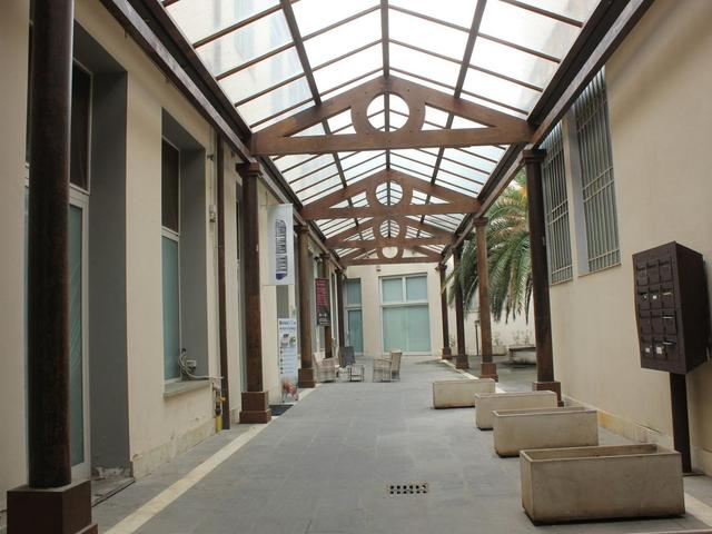 Negozi in vendita