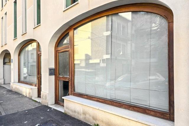 #25831 Locale commerciale in struttura polifunzionale in vendita - foto 2