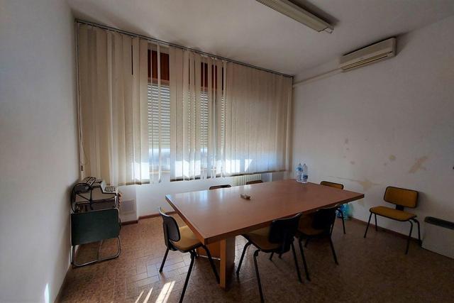 #19443 Complesso artigianale con cortile e pertinenze in vendita - foto 19