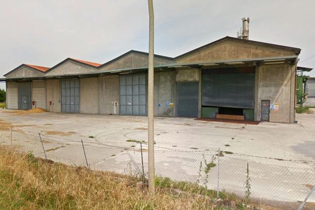Magazzini in vendita