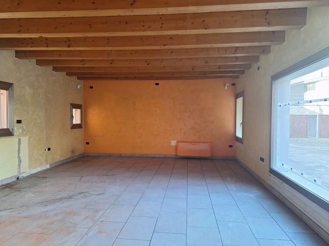 #2537177 Negozio in complesso residenziale in vendita - foto 2