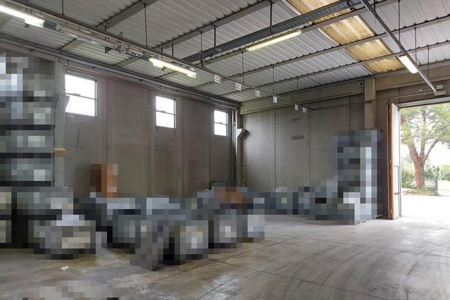 #17971 Capannone produttivo con servizi e cortile in vendita - foto 2