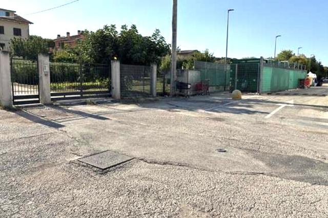 #2538020 Area urbana a strada con servitù di passaggio in vendita - foto 3