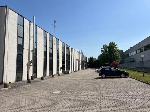 Complessi commerciali in vendita