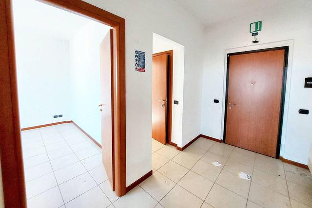 #24349 Ufficio piano sesto in zona semicentrale in vendita - foto 1
