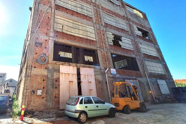 #24600 Edificio industriale con terreno di pertinenza in vendita - foto 8