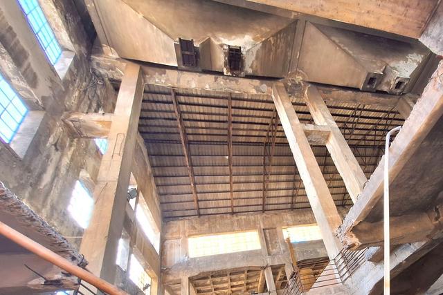 #24600 Edificio industriale con terreno di pertinenza in vendita - foto 2