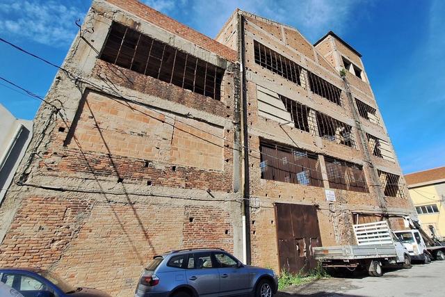 #24600 Edificio industriale con terreno di pertinenza in vendita - foto 10
