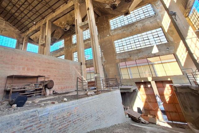 #24600 Edificio industriale con terreno di pertinenza in vendita - foto 11