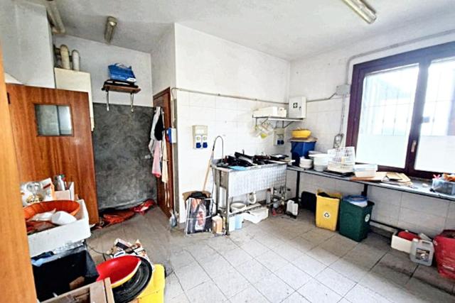 Negozi in vendita