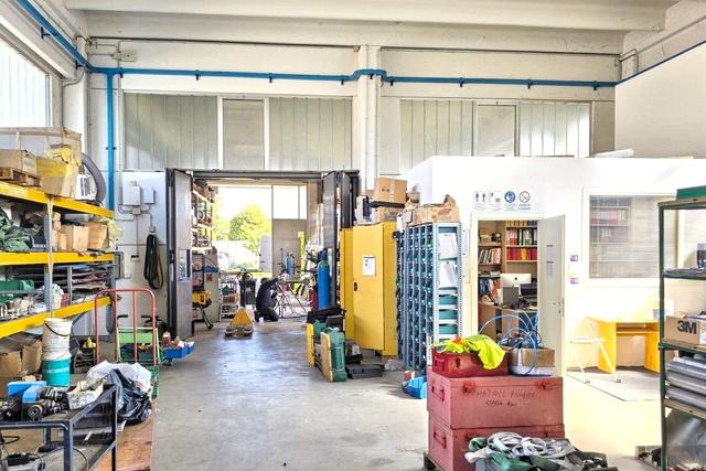 Magazzini in vendita