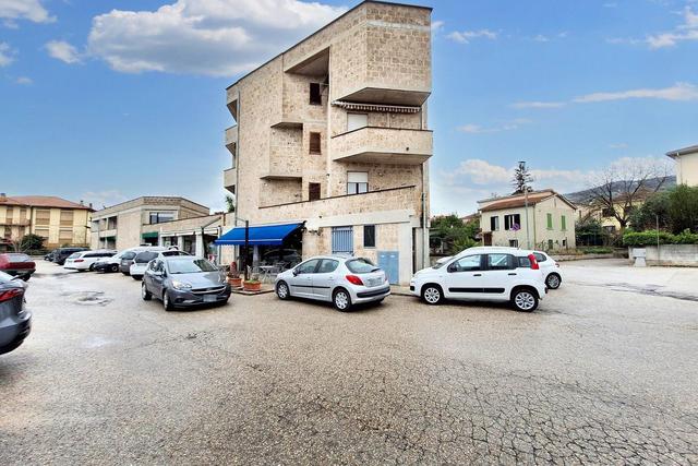 Negozi in vendita