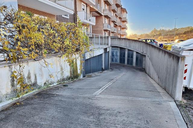 Posti auto in vendita