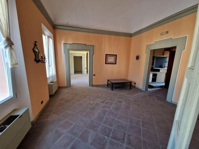 Palazzi in vendita