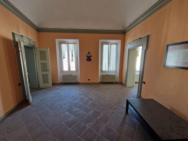 Palazzi in vendita