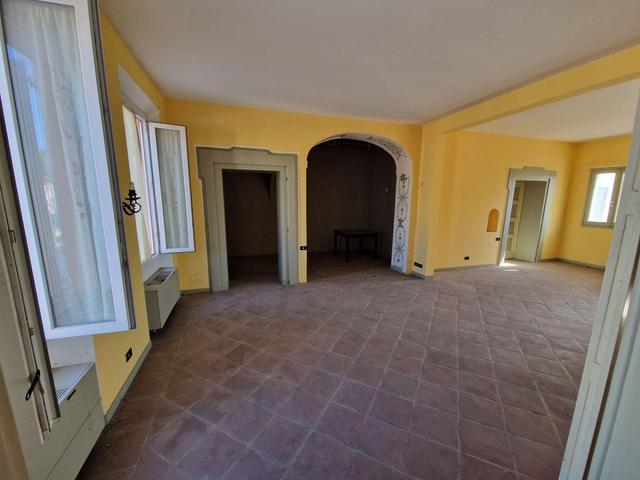 Palazzi in vendita