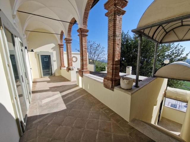 Palazzi in vendita
