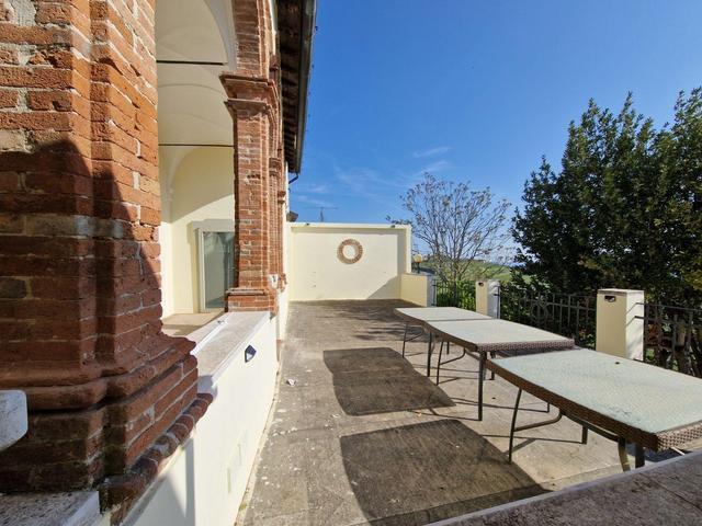 Palazzi in vendita