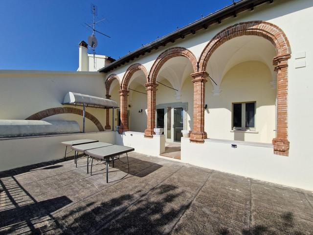 Palazzi in vendita