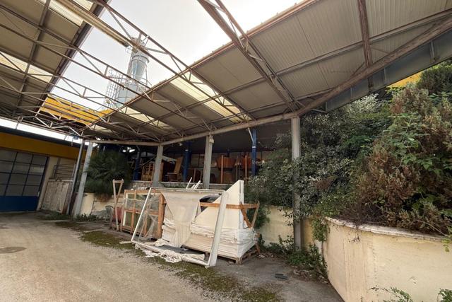 #24685 Complesso artigianale con uffici e piazzale in vendita - foto 9