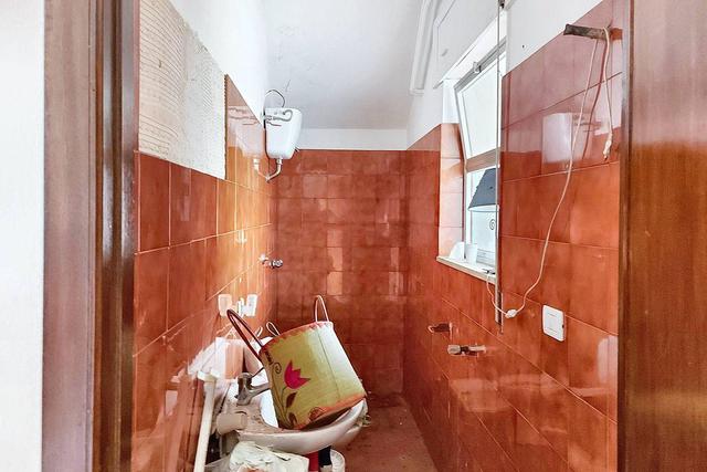 #21529 Complesso artigianale con cortile e pertinenze in vendita - foto 2