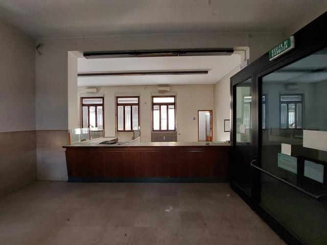 Bancari in vendita
