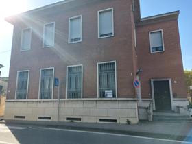 Banche in vendita