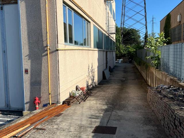 #2638154 Capannone completamente ristrutturato con uffici e area esterna in vendita - foto 8