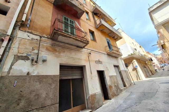 Palazzi in vendita