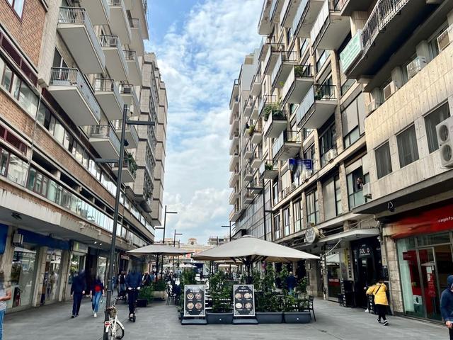 Negozi in vendita