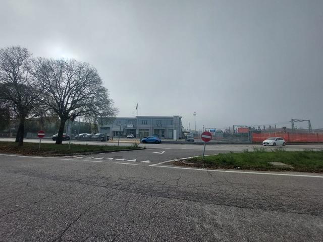 #2537983 Complesso industriale e commerciale a reddito in vendita - foto 2