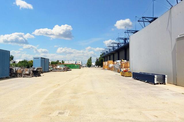 Magazzini in vendita