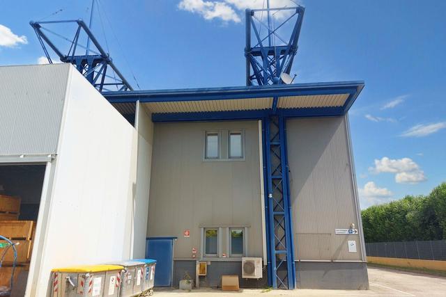 Magazzini in vendita