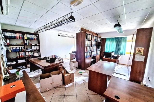 Magazzini in vendita