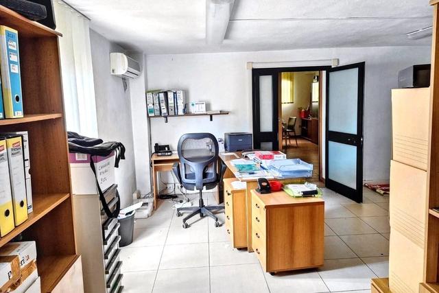 #25835 Capannone commerciale con ampio piazzale in vendita - foto 3