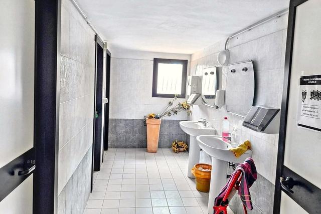 #25835 Capannone commerciale con ampio piazzale in vendita - foto 2