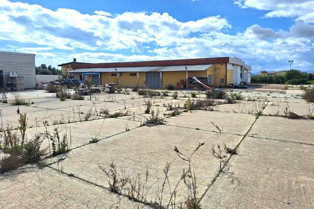 #25835 Capannone commerciale con ampio piazzale in vendita - foto 5