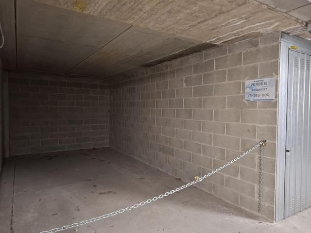 Garage in vendita
