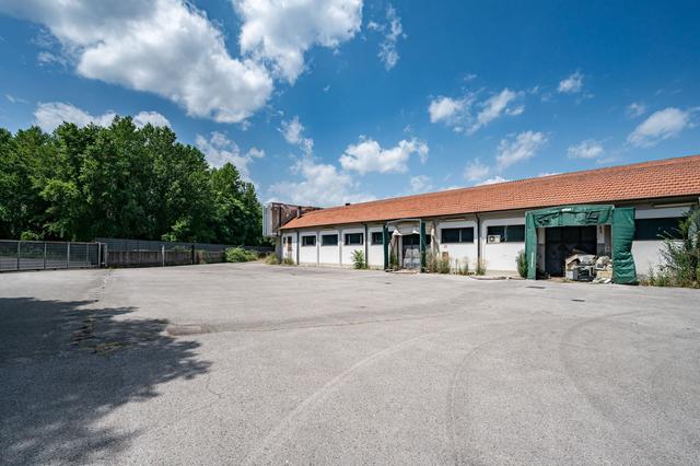 Stabilimenti produttivi in vendita