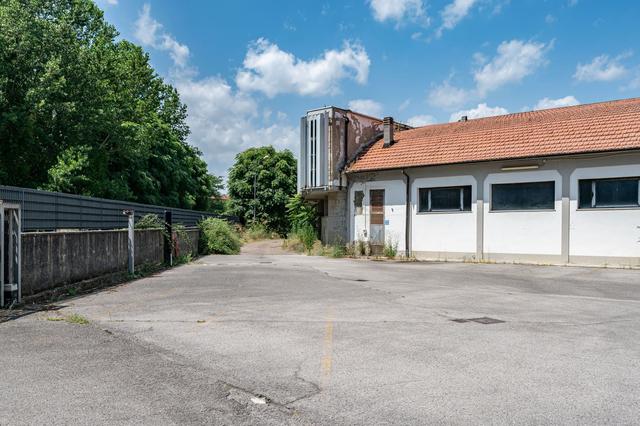 Stabilimenti produttivi in vendita